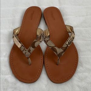 Coach Women’s khaki and tan Sommer Thongs size 7.5